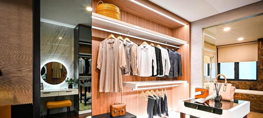 5 benefits of a custom closet